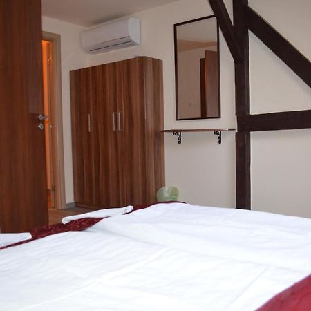 Holdfenyszallas Bed & Breakfast Szeged Exterior photo