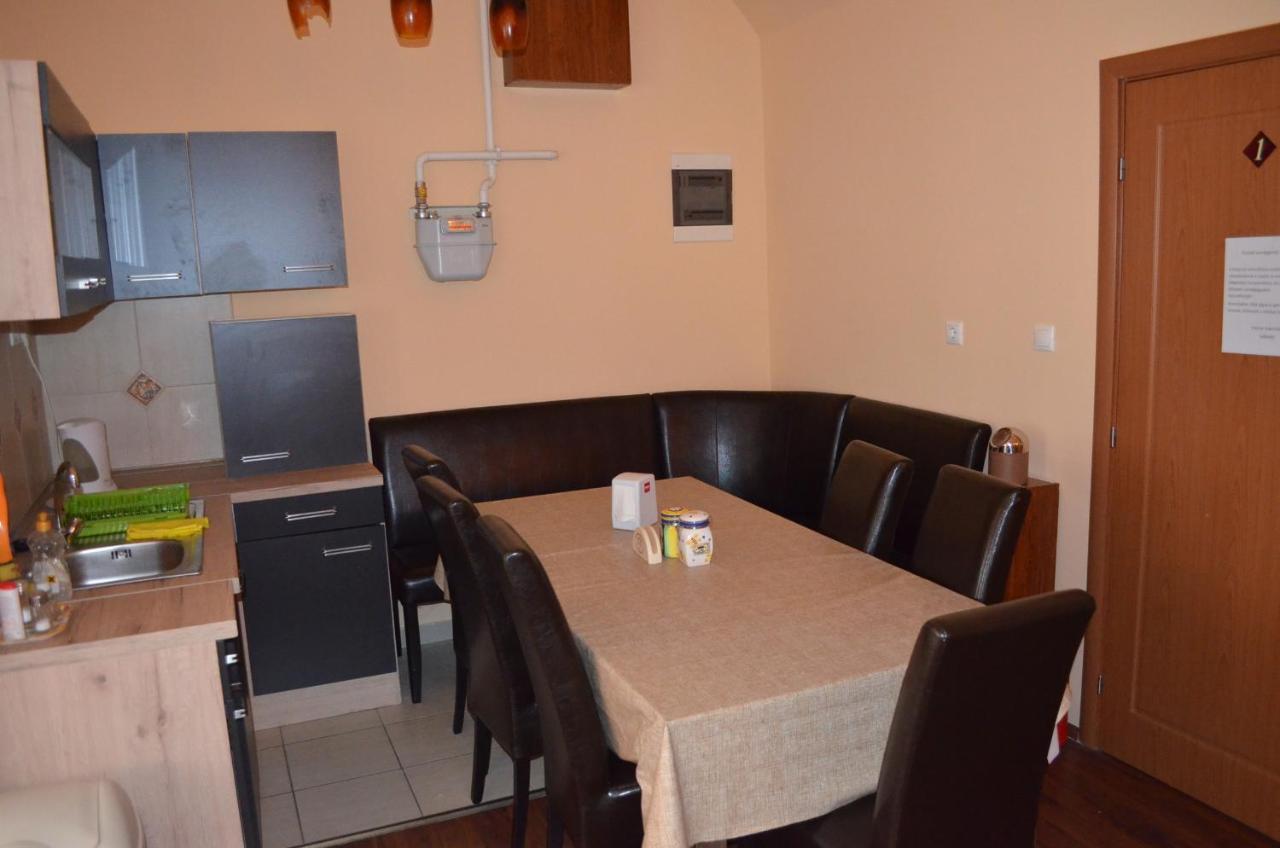 Holdfenyszallas Bed & Breakfast Szeged Exterior photo