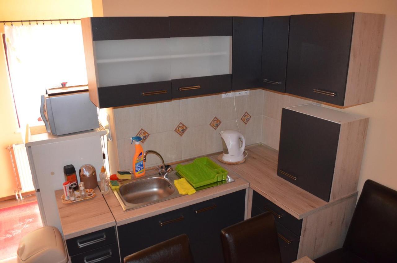 Holdfenyszallas Bed & Breakfast Szeged Exterior photo
