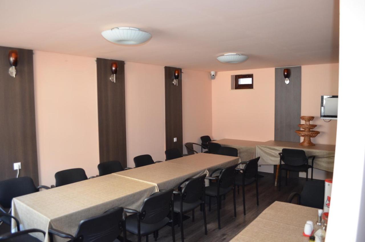 Holdfenyszallas Bed & Breakfast Szeged Exterior photo